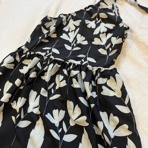 One shoulder floral dress. Fit flare.